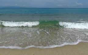 Waves on the Beach - Fun - VIDEOTIME.COM