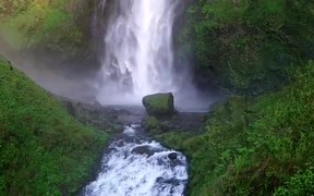 Multnomah Falls - Fun - VIDEOTIME.COM