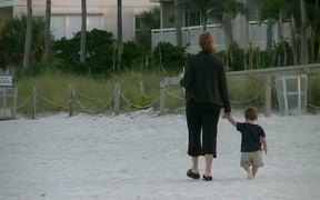 Mother and child at the Beach - Kids - VIDEOTIME.COM