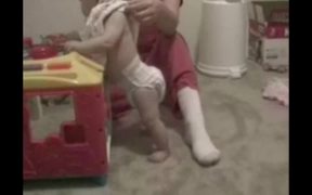 Cute Baby Julia - Kids - VIDEOTIME.COM