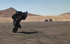Motorcycle Rider Doing Tricks - Sports - VIDEOTIME.COM