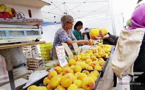 Buying Fruit at an Open Market in Slow Motion - Commercials - VIDEOTIME.COM