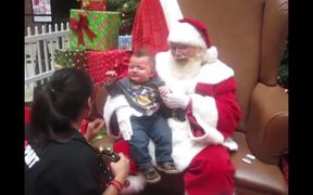 Baby Sees Santa For The First Time And Cries! - Kids - VIDEOTIME.COM