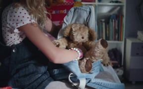Thomson Commercial: A Film About a Smile - Commercials - VIDEOTIME.COM