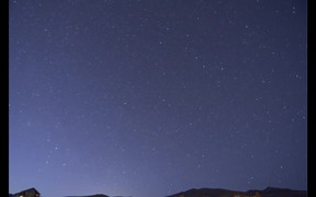 Lyrid Meteor Shower in Time Lapse - Fun - VIDEOTIME.COM