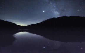 Time Lapse Milky Way at Futago Lake - Fun - VIDEOTIME.COM