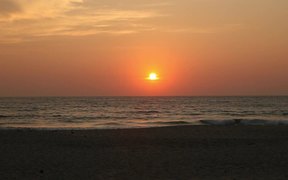 Burma Beach Evening - Commercials - VIDEOTIME.COM
